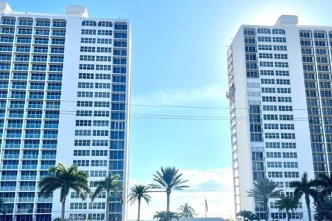 Condominio en venta en Boca Raton, Florida, 2 dormitorios, 142.6 m2 № 805537 - foto 1