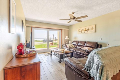 Copropriété à vendre à Ormond Beach, Floride: 2 chambres, 106.84 m2 № 2215752 - photo 17