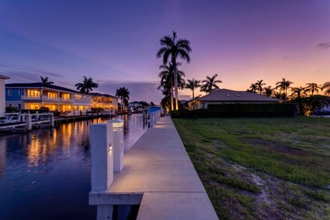 House in Boca Raton, Florida 3 rooms, 577.29 sq.m. № 2180320 - photo 10