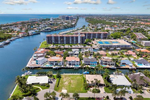 House in Boca Raton, Florida 3 rooms, 577.29 sq.m. № 2180320 - photo 7