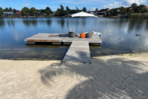 Купить виллу или дом в Майами, Флорида 3 спальни, 147.34м2, № 1989224 - фото 12