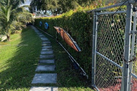 Купить виллу или дом в Майами, Флорида 3 спальни, 147.34м2, № 1989224 - фото 17