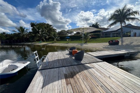 Купить виллу или дом в Майами, Флорида 3 спальни, 147.34м2, № 1989224 - фото 14