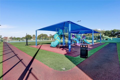 Copropriété à vendre à Miami, Floride: 2 chambres, 135.64 m2 № 1952606 - photo 12