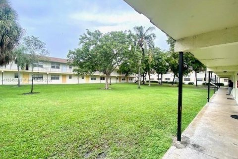 Condominio en venta en Lauderhill, Florida, 2 dormitorios, 81.75 m2 № 1816359 - foto 3