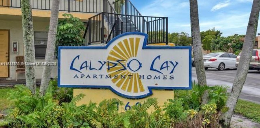 Condominio en Lauderhill, Florida, 2 dormitorios  № 1816359