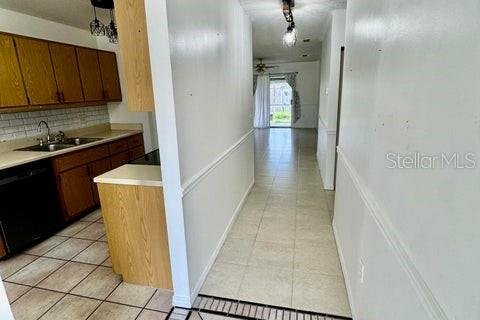 Townhouse in Titusville, Florida 2 bedrooms, 89.37 sq.m. № 2215398 - photo 2