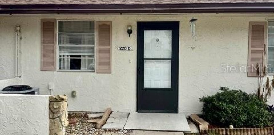 Townhouse in Titusville, Florida 2 bedrooms, 89.37 sq.m. № 2215398