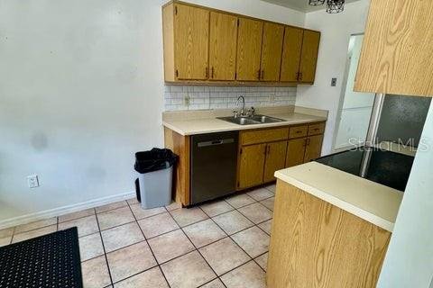 Townhouse in Titusville, Florida 2 bedrooms, 89.37 sq.m. № 2215398 - photo 3