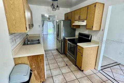 Townhouse in Titusville, Florida 2 bedrooms, 89.37 sq.m. № 2215398 - photo 4
