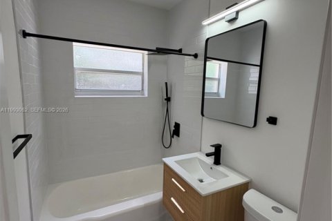 Villa ou maison à louer à North Miami Beach, Floride: 3 chambres, 102.19 m2 № 2063392 - photo 7