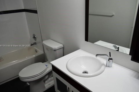 Купить кондоминиум в Санни-Айлс-Бич, Флорида 3 спальни, 129.69м2, № 1969338 - фото 9