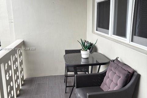 Condo in Hallandale Beach, Florida, 1 bedroom  № 1770552 - photo 16
