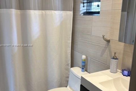 Condo in Hallandale Beach, Florida, 1 bedroom  № 1770552 - photo 13