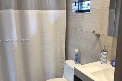 Condo in Hallandale Beach, Florida, 1 bedroom  № 1770552 - photo 14
