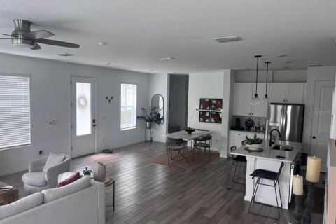 Touwnhouse à louer à Davenport, Floride: 3 chambres, 201.97 m2 № 2386244 - photo 11