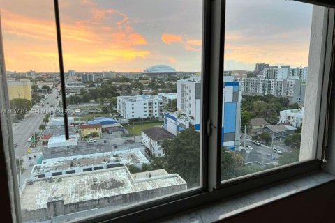 Купить кондоминиум в Майами, Флорида 2 спальни, 91.42м2, № 2011427 - фото 11