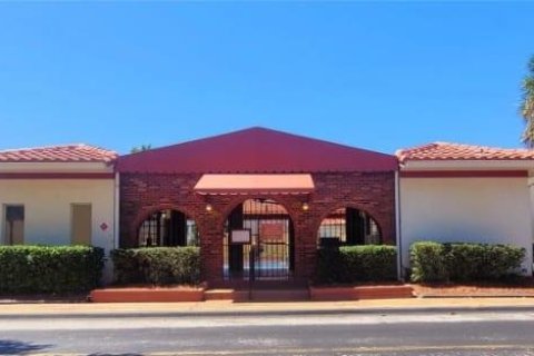 Townhouse in Orlando, Florida 2 bedrooms, 102.56 sq.m. № 1872898 - photo 18