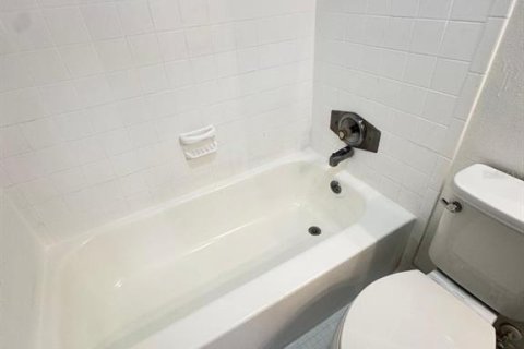 Condo in Casselberry, Florida, 2 bedrooms № 2106314 - photo 20