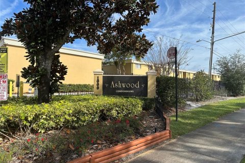 Condo in Casselberry, Florida, 2 bedrooms № 2106314 - photo 2