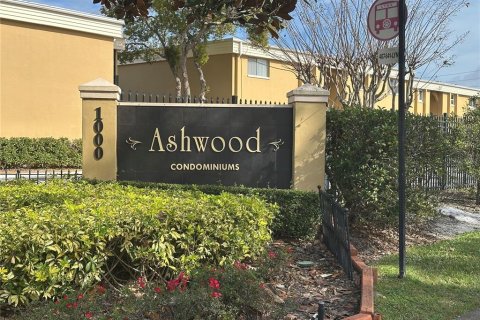 Condo in Casselberry, Florida, 2 bedrooms  № 2106314