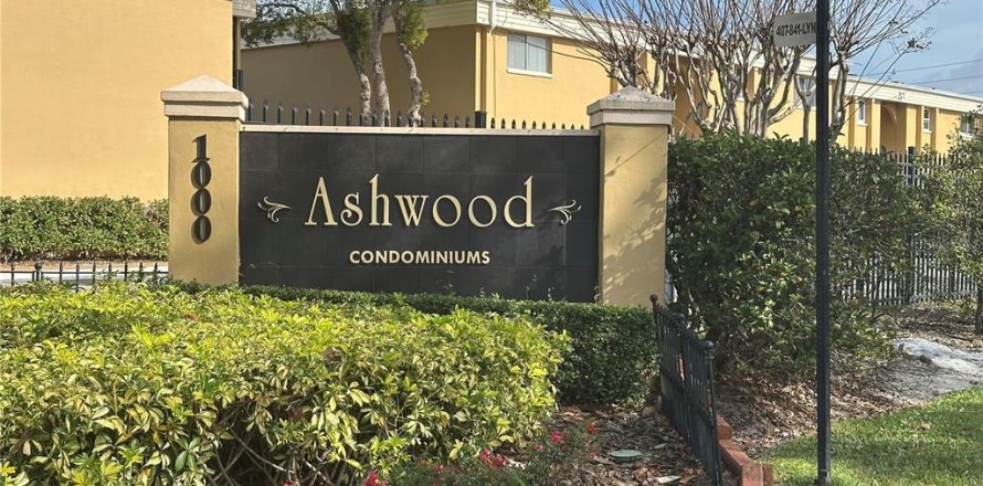 Condo in Casselberry, Florida, 2 bedrooms № 2106314