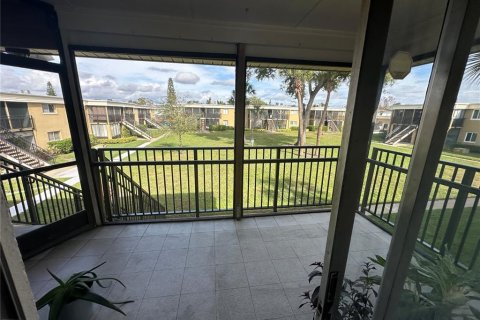 Condo in Casselberry, Florida, 2 bedrooms № 2106314 - photo 6