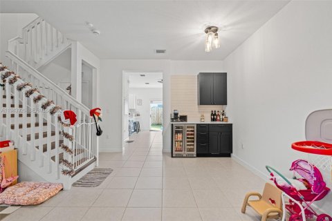 Townhouse in Homestead, Florida 3 bedrooms, 149.76 sq.m. № 2000827 - photo 5