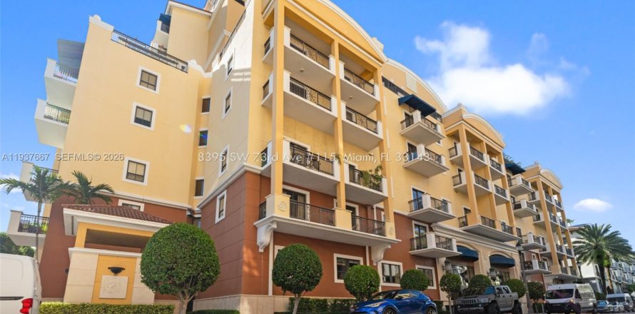 Townhouse in Miami, Florida 2 bedrooms, 160.54 sq.m. № 1995550