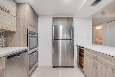 Condominio en alquiler en Aventura, Florida, 3 dormitorios, 123.56 m2 № 1938387 - foto 4