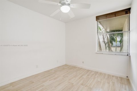 Condominio en alquiler en Aventura, Florida, 3 dormitorios, 123.56 m2 № 1938387 - foto 10