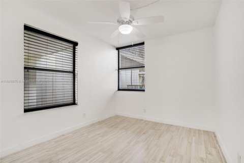 Condominio en alquiler en Aventura, Florida, 3 dormitorios, 123.56 m2 № 1938387 - foto 24