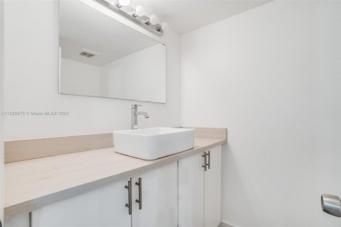 Condominio en alquiler en Aventura, Florida, 3 dormitorios, 123.56 m2 № 1938387 - foto 15