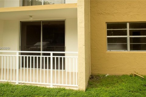 Copropriété à vendre à Hialeah, Floride: 1 chambre, 80.82 m2 № 1990788 - photo 13