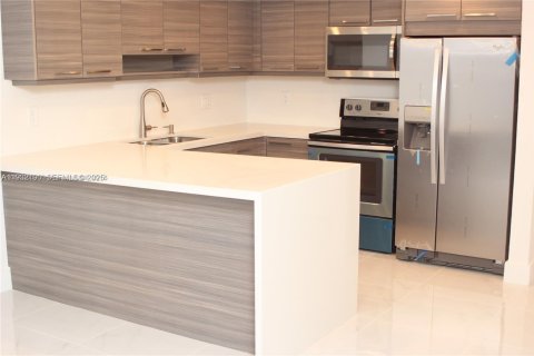 Copropriété à vendre à Hialeah, Floride: 1 chambre, 80.82 m2 № 1990788 - photo 2