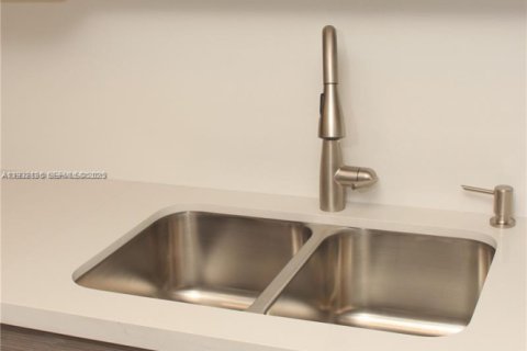 Copropriété à vendre à Hialeah, Floride: 1 chambre, 80.82 m2 № 1990788 - photo 4