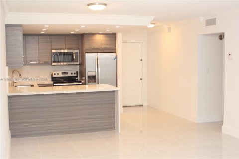 Copropriété à vendre à Hialeah, Floride: 1 chambre, 80.82 m2 № 1990788 - photo 3