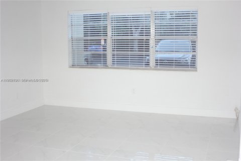 Copropriété à vendre à Hialeah, Floride: 1 chambre, 80.82 m2 № 1990788 - photo 7