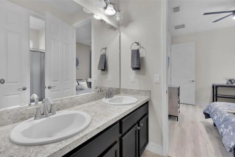 Villa ou maison à louer à Kissimmee, Floride: 5 chambres, 210.89 m2 № 2433211 - photo 17