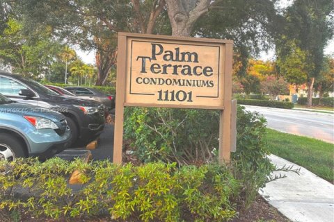 Condominio en Coral Springs, Florida, 2 dormitorios  № 2086154