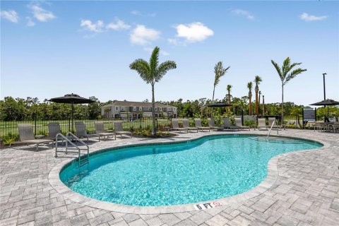 Townhouse in Sarasota, Florida 2 bedrooms, 111.95 sq.m. № 2096470 - photo 17