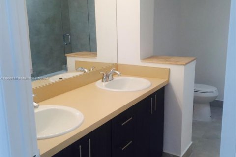 Townhouse in North Lauderdale, Florida 2 bedrooms, 142.14 sq.m. № 1754264 - photo 13