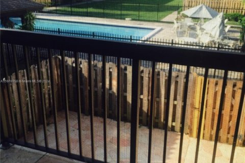 Townhouse in North Lauderdale, Florida 2 bedrooms, 142.14 sq.m. № 1754264 - photo 18