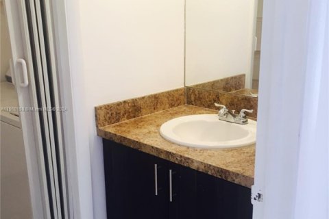 Townhouse in North Lauderdale, Florida 2 bedrooms, 142.14 sq.m. № 1754264 - photo 7