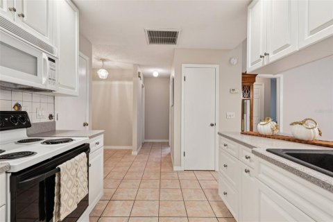 Купить кондоминиум в Винтер-Парк, Флорида 7 комнат, 93.65м2, № 1905932 - фото 22