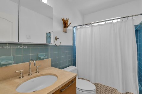 House in Hollywood, Florida 3 bedrooms, 151.99 sq.m. № 1867734 - photo 25