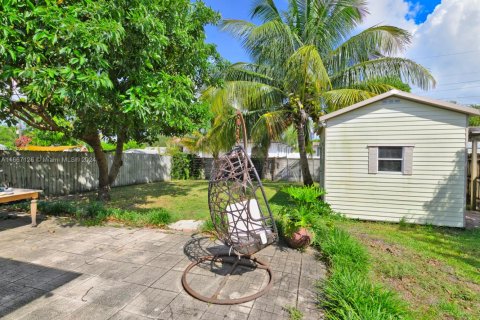 House in Hollywood, Florida 3 bedrooms, 151.99 sq.m. № 1867734 - photo 29