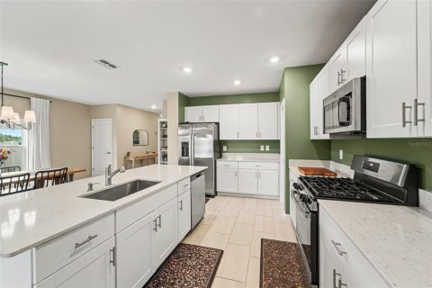 Casa en venta en Land O' Lakes, Florida, 6 dormitorios, 239.69 m2 № 2384190 - foto 14