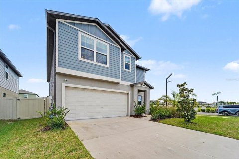 Casa en venta en Land O' Lakes, Florida, 6 dormitorios, 239.69 m2 № 2384190 - foto 2