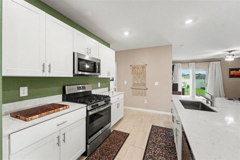 Casa en venta en Land O' Lakes, Florida, 6 dormitorios, 239.69 m2 № 2384190 - foto 13